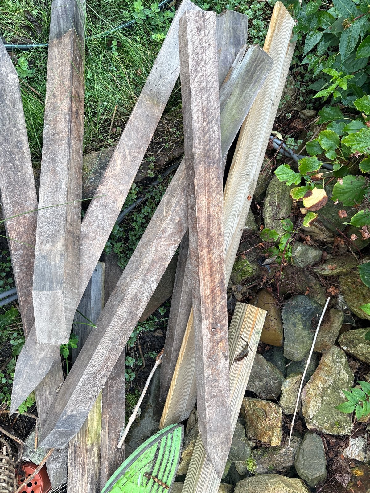 Gebruikte hardhouten piketpalen 6x6cm 100cm lang. 8 stuks, Tuin en Terras, Ophalen of Verzenden, Gebruikt, 180 tot 250 cm, Palen