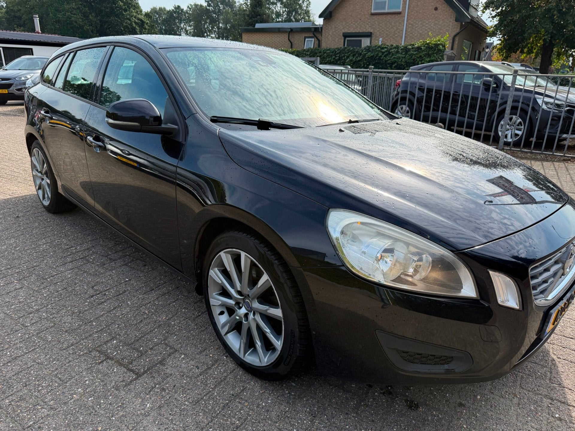 Volvo V60 2.0 D3 Momentum ECC CRUISE NAVI LMV PDC, Auto's, Voorwielaandrijving, Euro 5, Gebruikt, 1984 cc