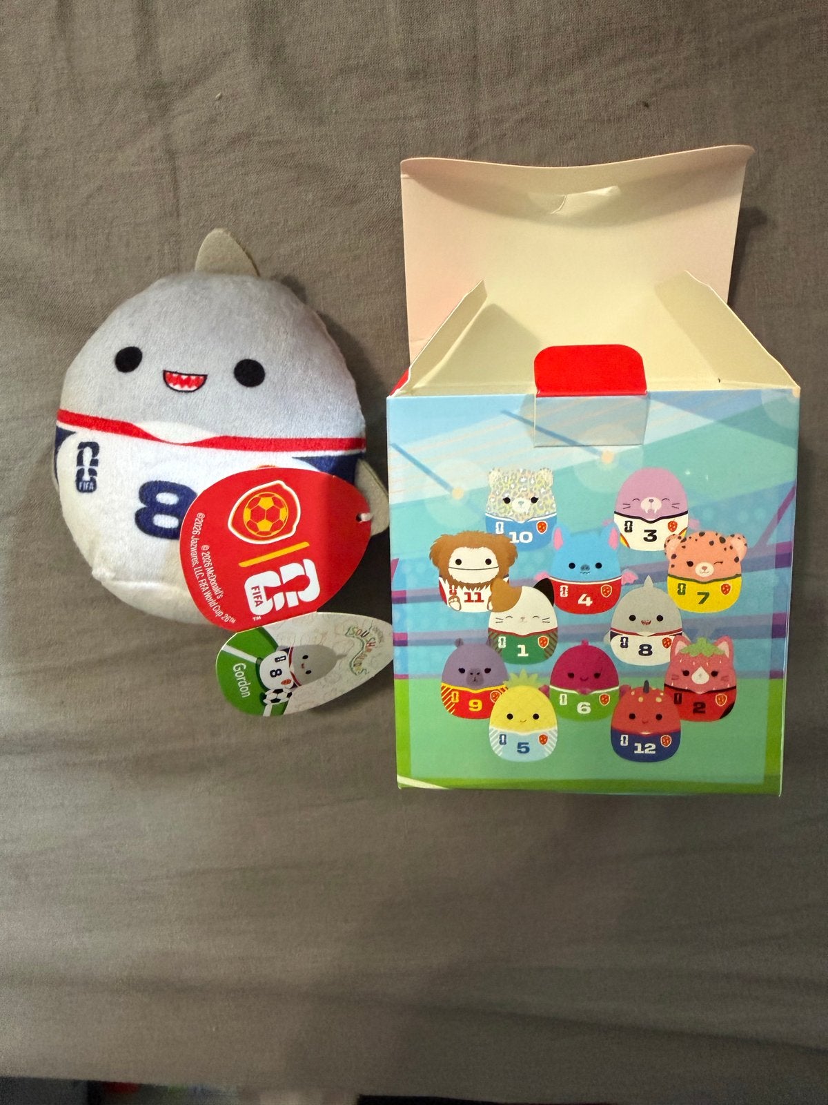 Squishmallows X McDonalds Gordon de Haai, Overige karakters, Overige typen, Grijs, Nieuw