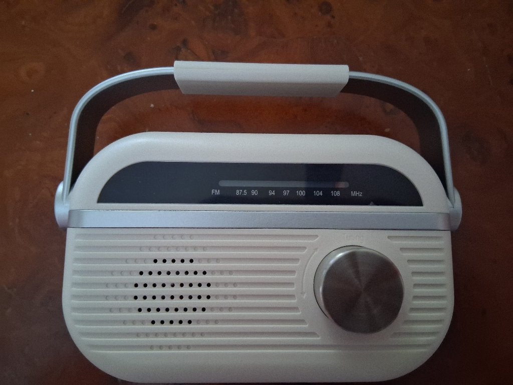 Een nieuw klein vintage look radiootje,  nog in het doosje., Ophalen of Verzenden, Nieuw