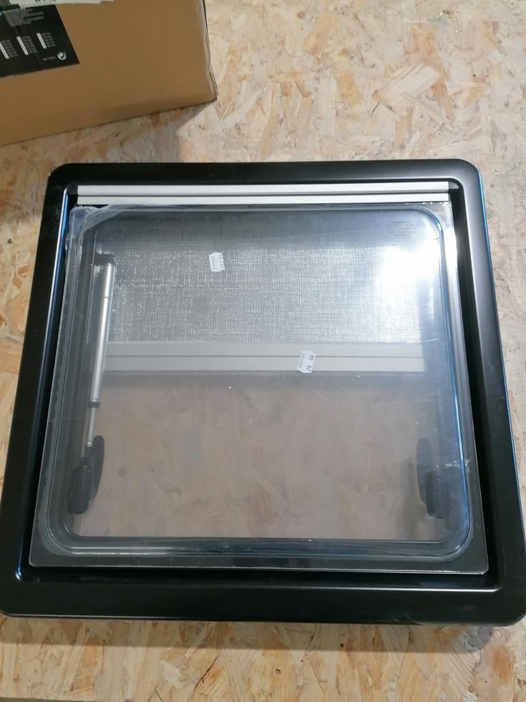 Dometic S4 Klapraam 500x500 Nieuw - Camper/Caravan Raam, Caravans en Kamperen, Caravan accessoires, Ophalen of Verzenden, Nieuw
