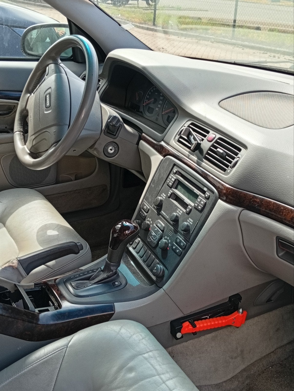 Volvo S80 2.4 170PK AUT 1999 Grijs, Auto's, 1800 kg, Leder en Stof, Beige, Overige kleuren