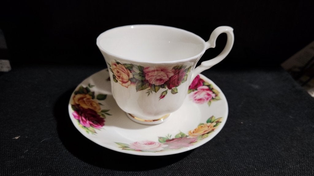 Roy Kirkham Fine Bone China Teacup & Saucer, Verzenden, Porselein, Overige stijlen, Kop(pen) en/of Schotel(s)