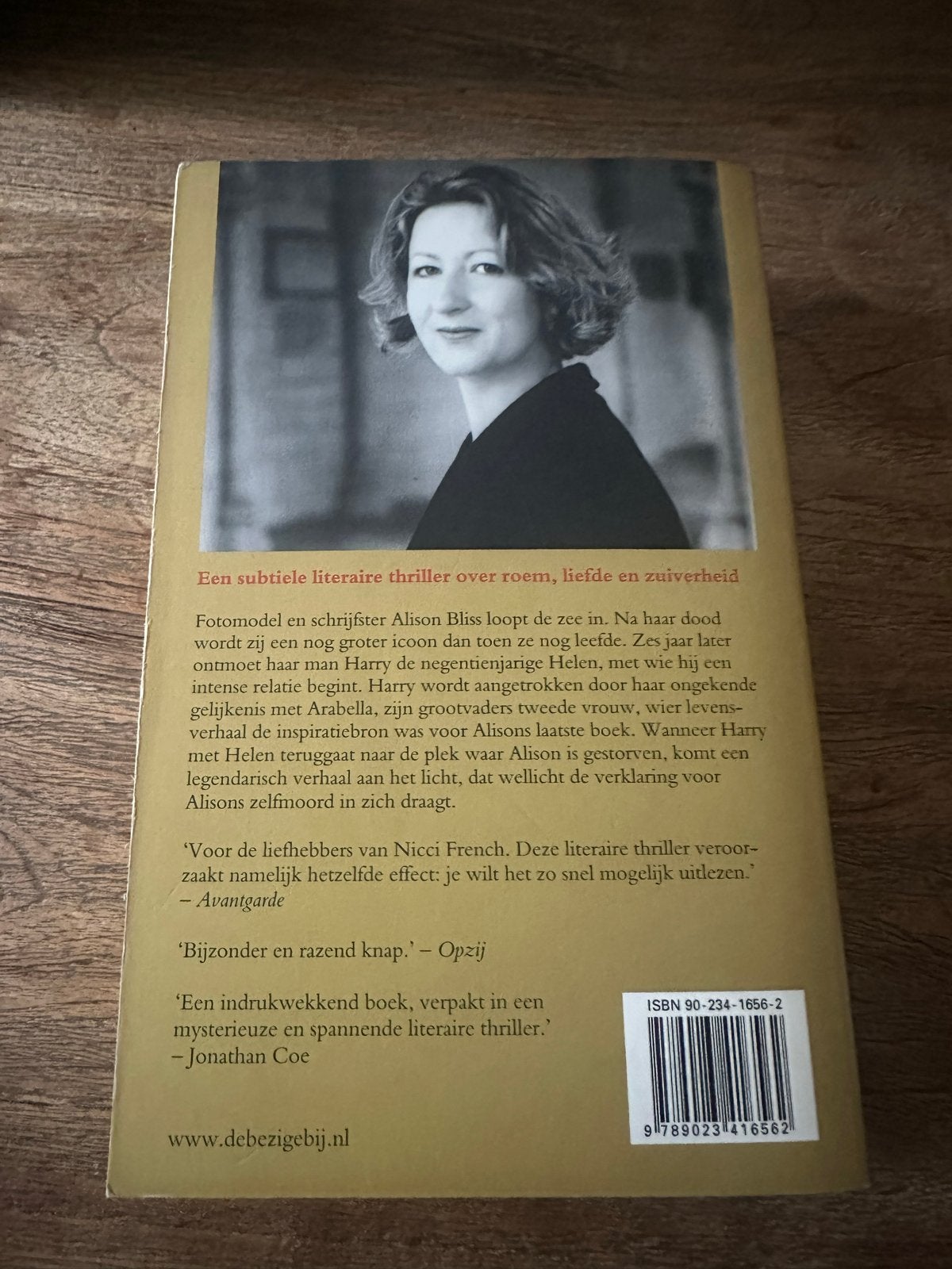 Jacqui Lofthouse - Een Perfecte Glimlach (Literaire Thriller, Boeken, Ophalen of Verzenden, Zo goed als nieuw, Europa overig