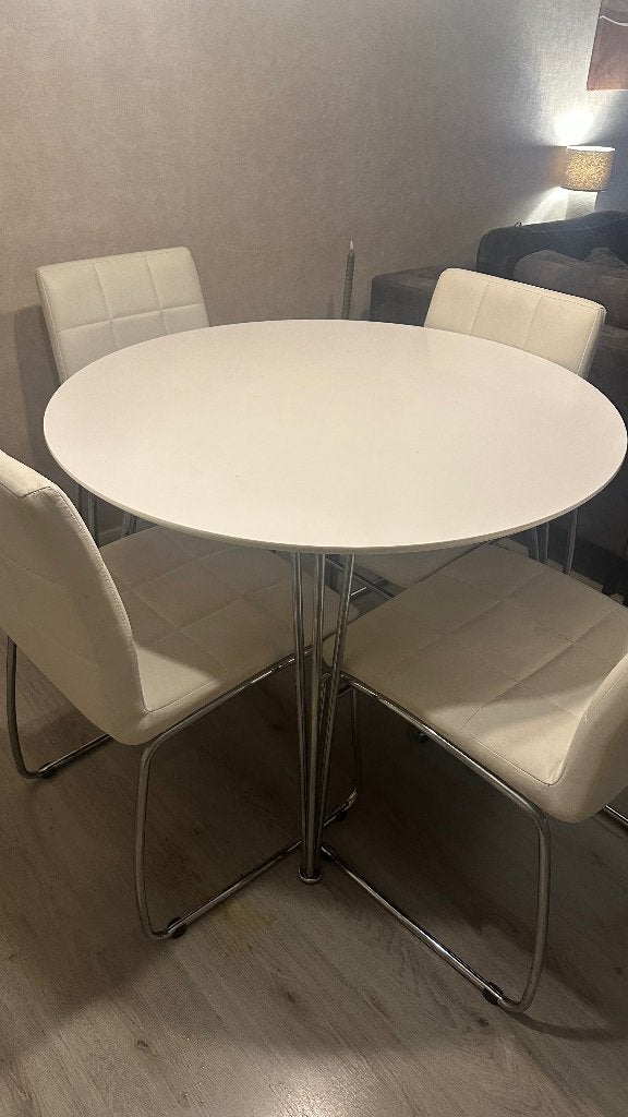 Eettafel  & 4 stoelen, Ophalen, Overige materialen, Gebruikt, 100 tot 150 cm