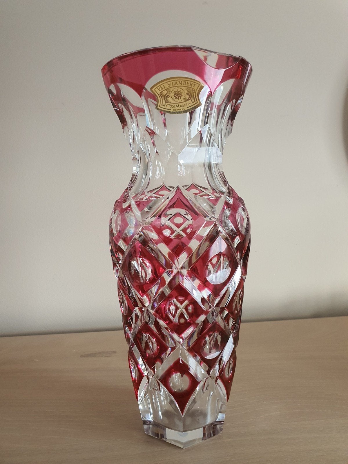 Val Saint Lambert Kristallen Vaas - Robijnrood, Antiek en Kunst, Ophalen of Verzenden