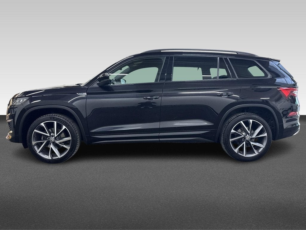 Skoda Kodiaq 1.5 TSI Sportline Business, Auto's, Skoda, Euro 6, 4 cilinders, Zwart, 1524 kg
