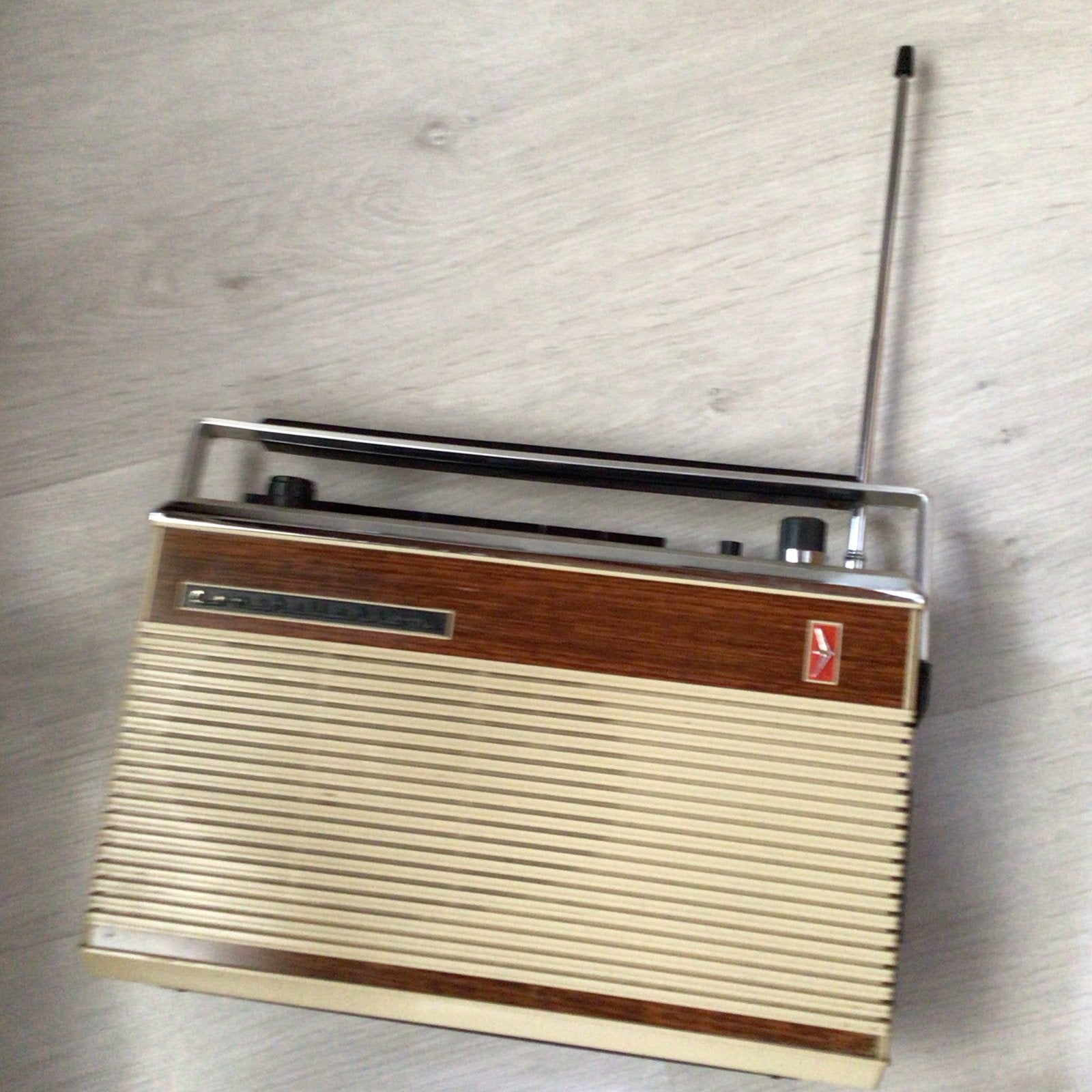 Vintage Transistorradio - Draagbare Radio nagekeken worden, Ophalen of Verzenden, Gebruikt, Transistorradio