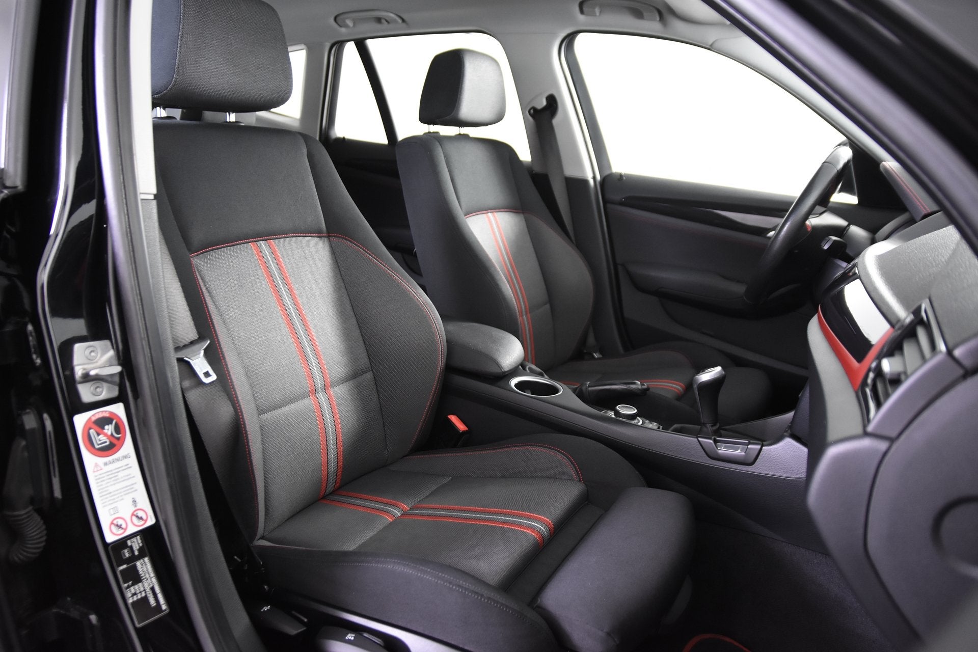 BMW X1 sDrive16d Sport *Navigatie*Stoelverwarming*PDC*, Auto's, X1, Euro 5, Zwart, 4 cilinders