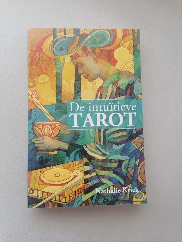 De intuïtieve TAROT - Nathalie Kriek, Boeken, Esoterie en Spiritualiteit, Zo goed als nieuw, Instructieboek, Tarot of Kaarten leggen
