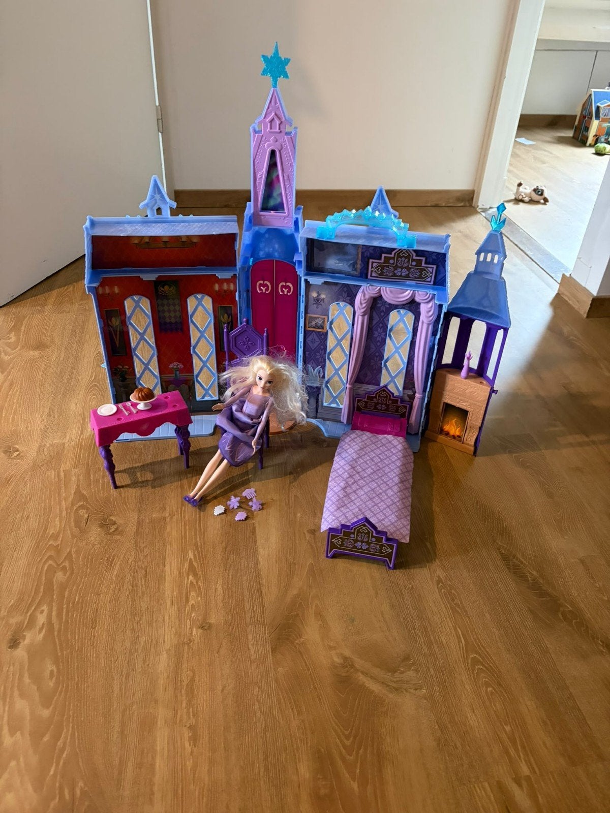 Poppenhuis kasteel Elsa frozen 2, Ophalen of Verzenden, Zo goed als nieuw, Poppenhuis