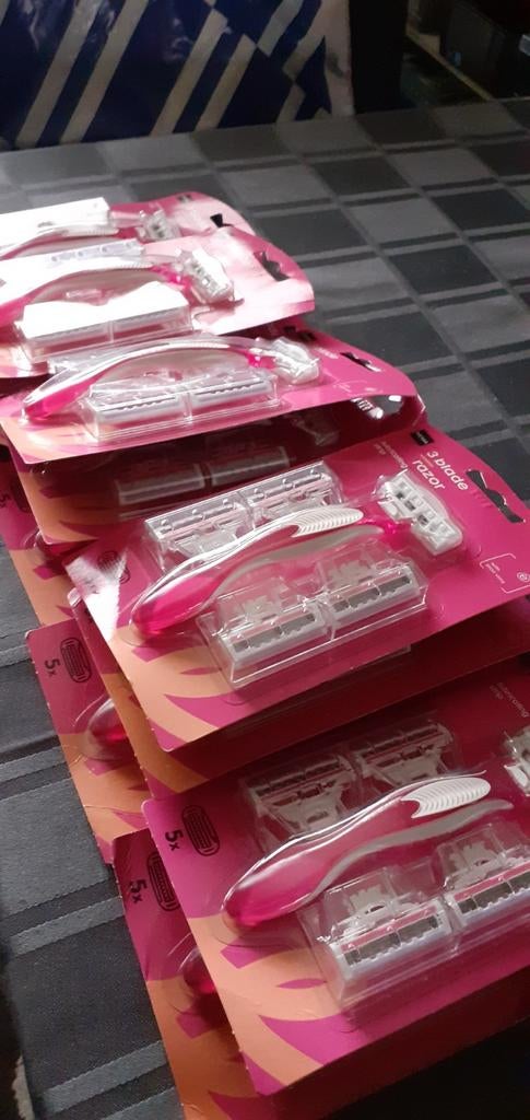 Dames scheermesjes Hema 11 setjes 2euro per stuk, Ophalen of Verzenden, Nieuw, Overige typen