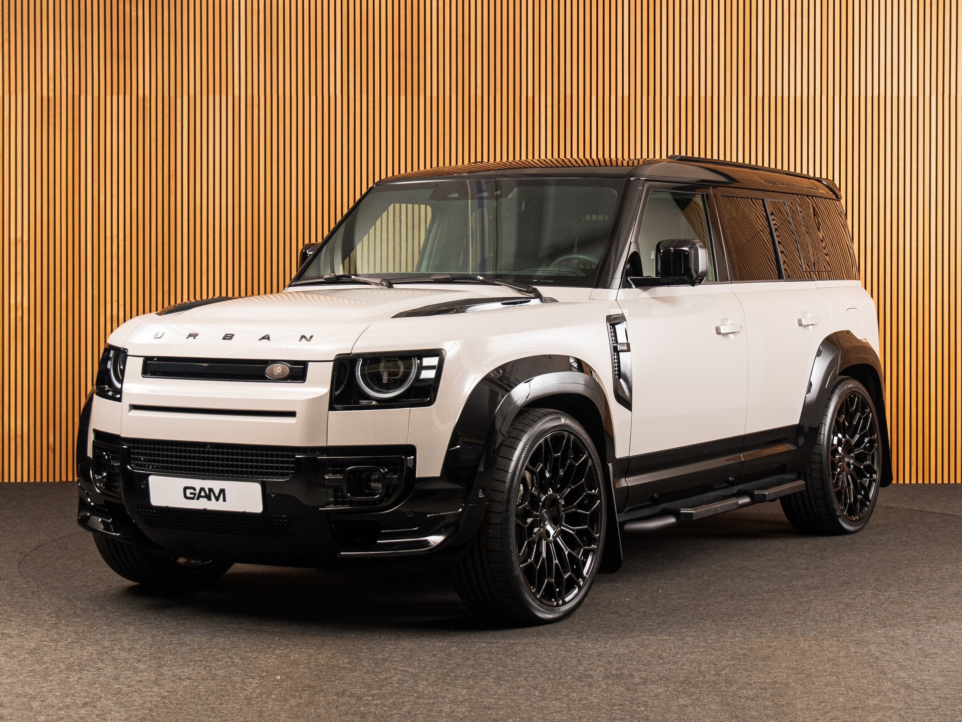 Land Rover Defender 110 2.0 P300e 110 X-Dynamic HSE URBAN |, Automaat, Gebruikt, 4 cilinders, Vierwielaandrijving