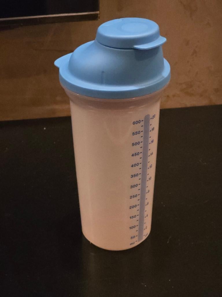 Tupperware Beslagbeker Maatbeker Shaker, Huis en Inrichting, Keuken | Tupperware, Ophalen of Verzenden, Zo goed als nieuw, Blauw