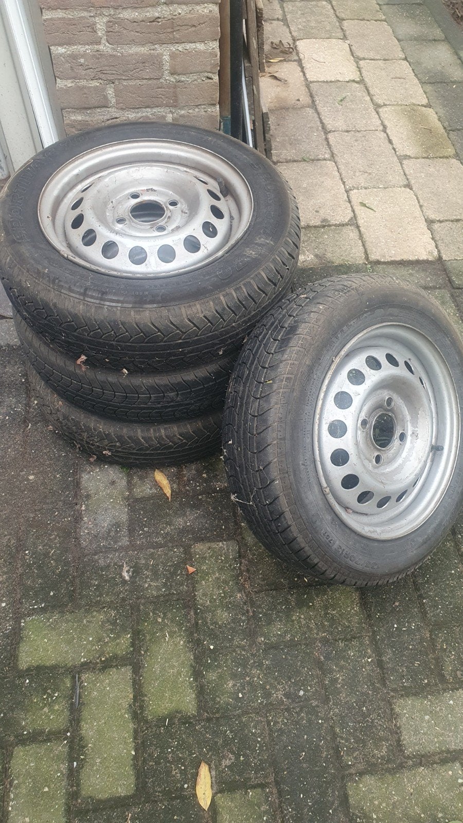 Nissan Micra stalen velgen met band, Auto diversen, Ophalen of Verzenden, Gebruikt