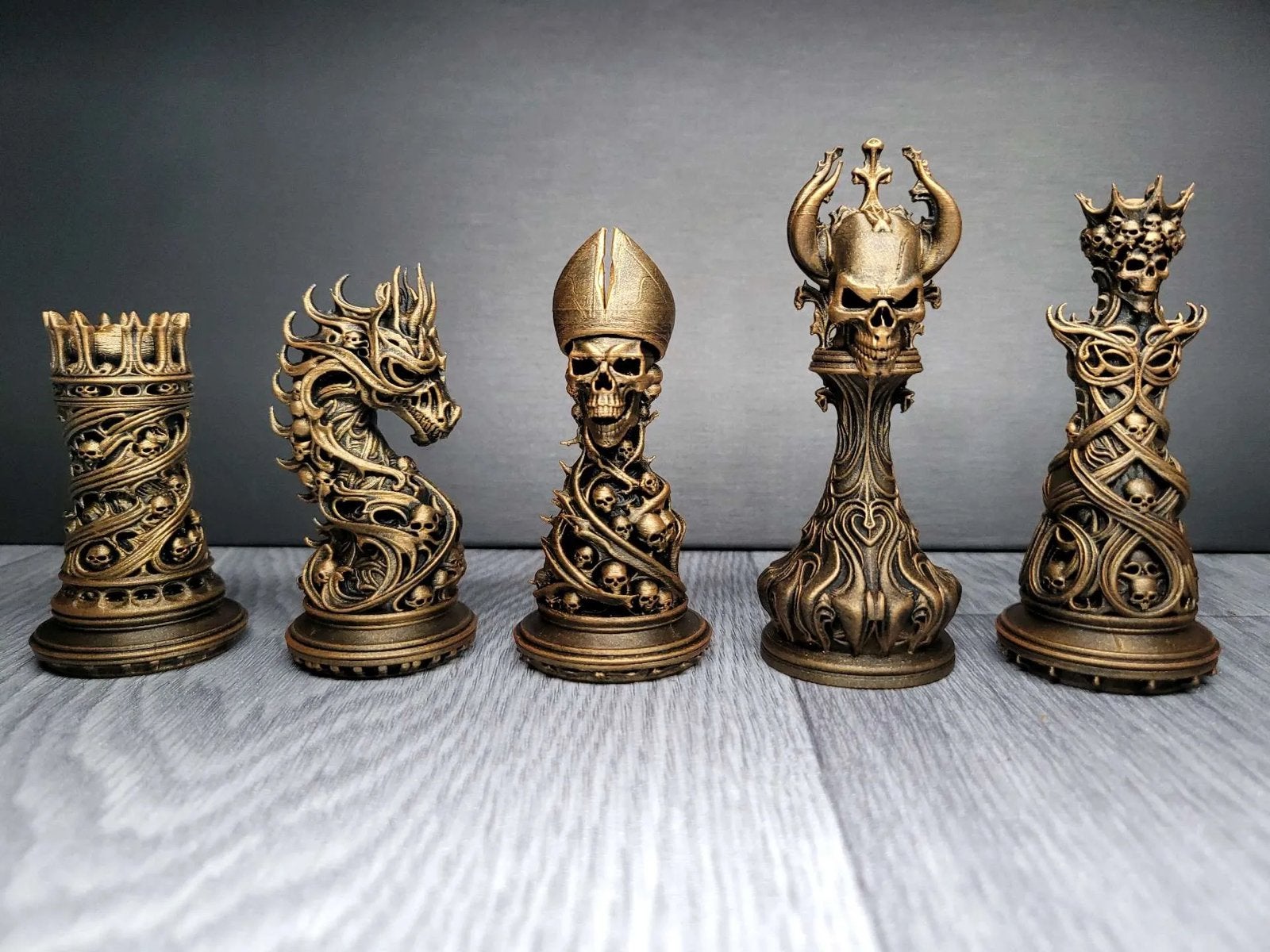 Nieuwe Schaak stukken goud zilver kleur koningshoogte 8cm, Ophalen of Verzenden, Nieuw