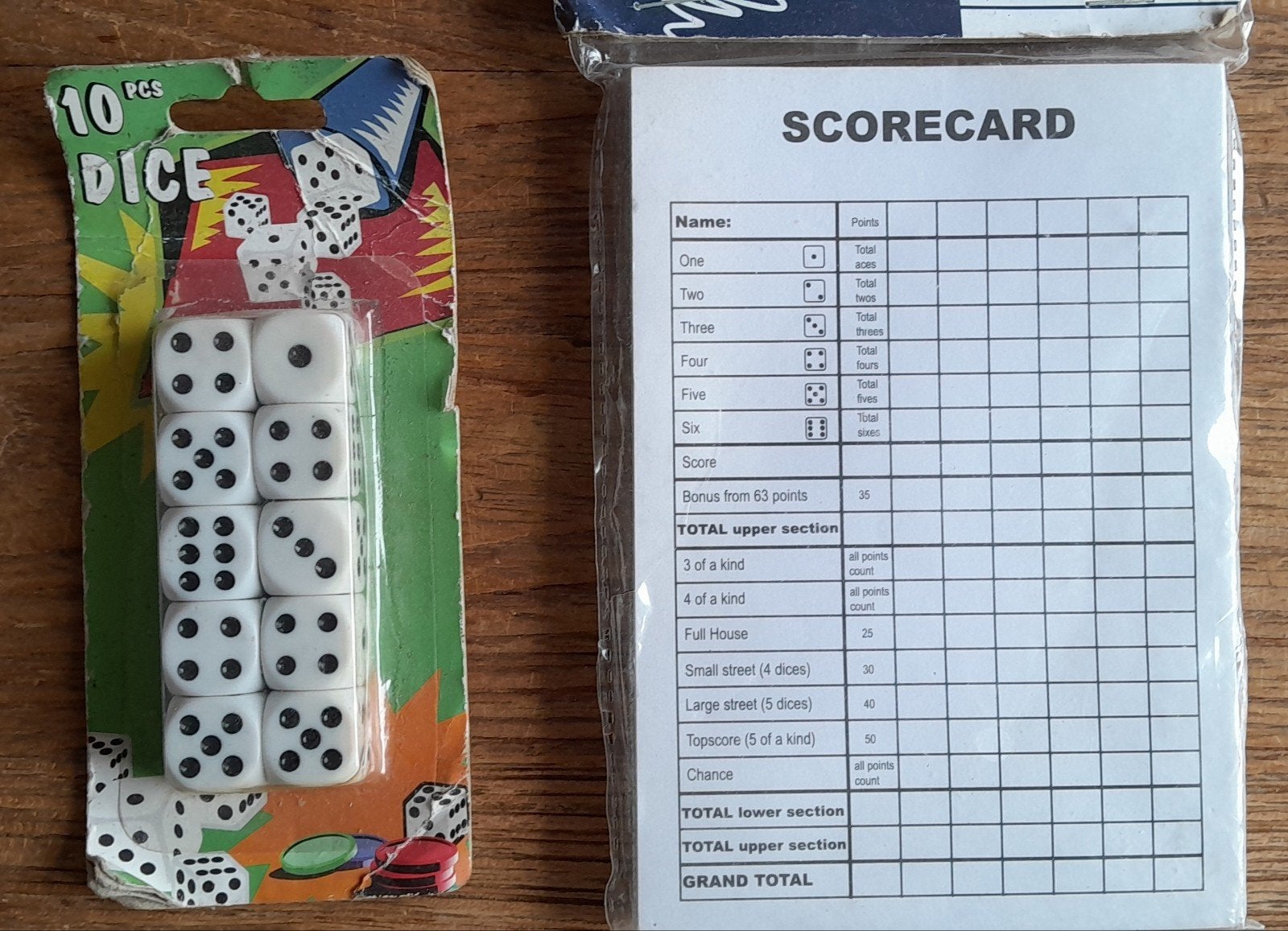 10 dobbelstenen en scoreblok voor Yahtzee of andere spellen, Een of twee spelers, Ophalen of Verzenden, Nieuw