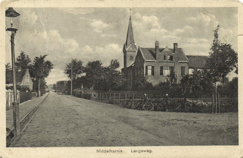 Middelharnis - Langeweg. - B-keus - 1929 gelopen, Verzamelen, Ansichtkaarten | Nederland, Ophalen of Verzenden, 1920 tot 1940