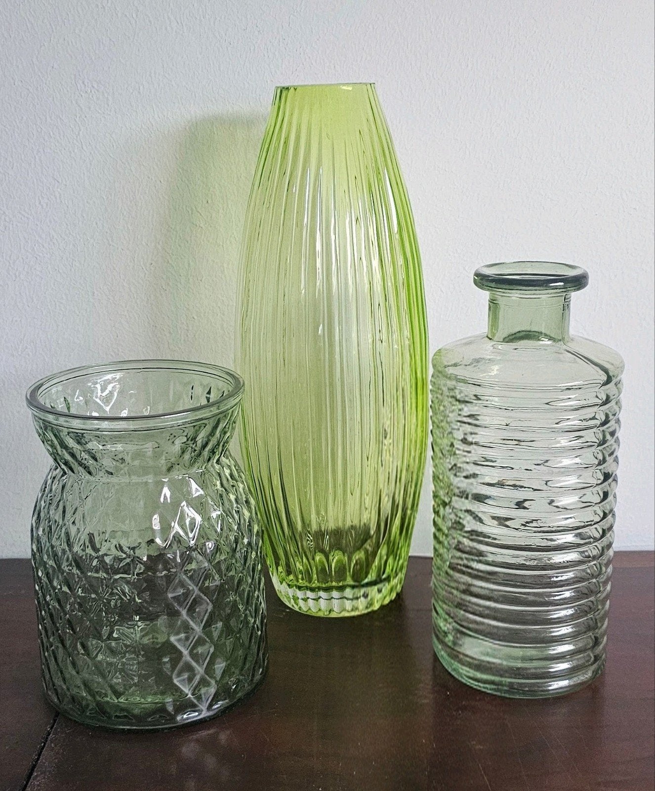Verzameling groen glas vazen/ vaasjes, Ophalen of Verzenden