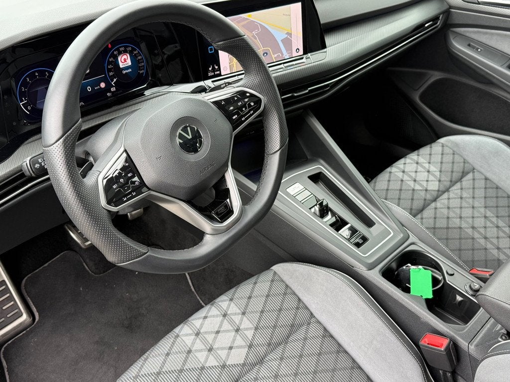 Volkswagen Golf 1.5 eTSI R-Line Business LED|Stoelverw V+A|C, Auto's, Volkswagen, Stof, 4 cilinders, 150 pk, Zwart