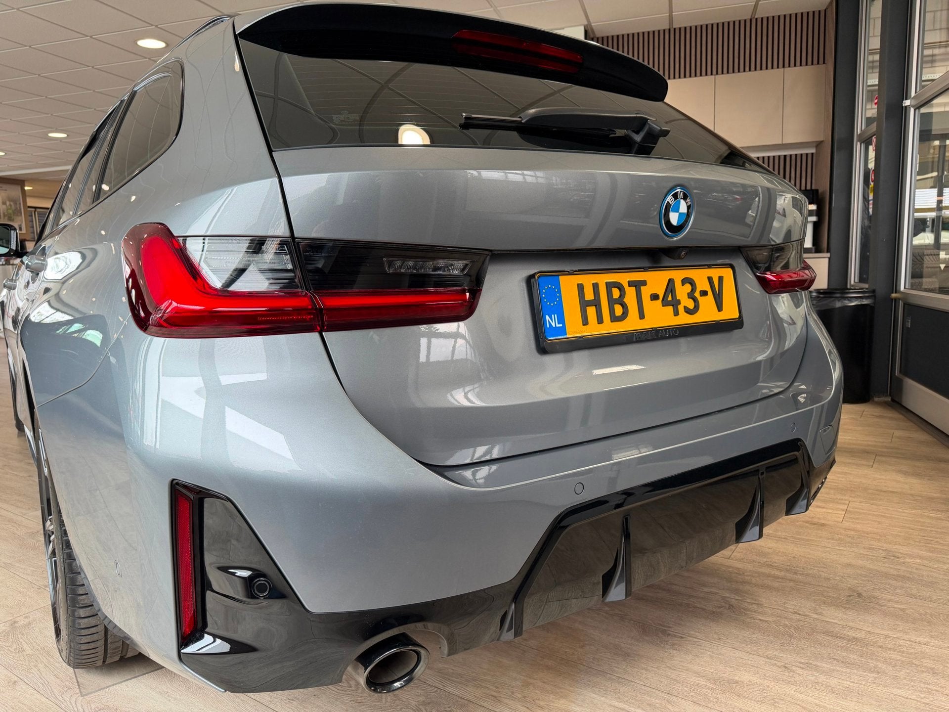 BMW 3-serie Touring 330e HYBRIDE M-Sport Pakket, 1998 cc, 4 cilinders, Plug-in hybride, Automatische klimaatregeling