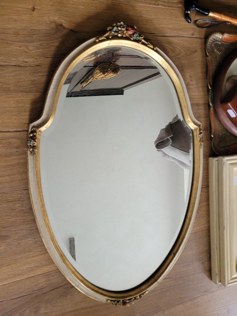 Italiaanse geslepen spiegel met florale decoratie H65xB43 cm, Ophalen, Ovaal, Minder dan 50 cm, Minder dan 100 cm