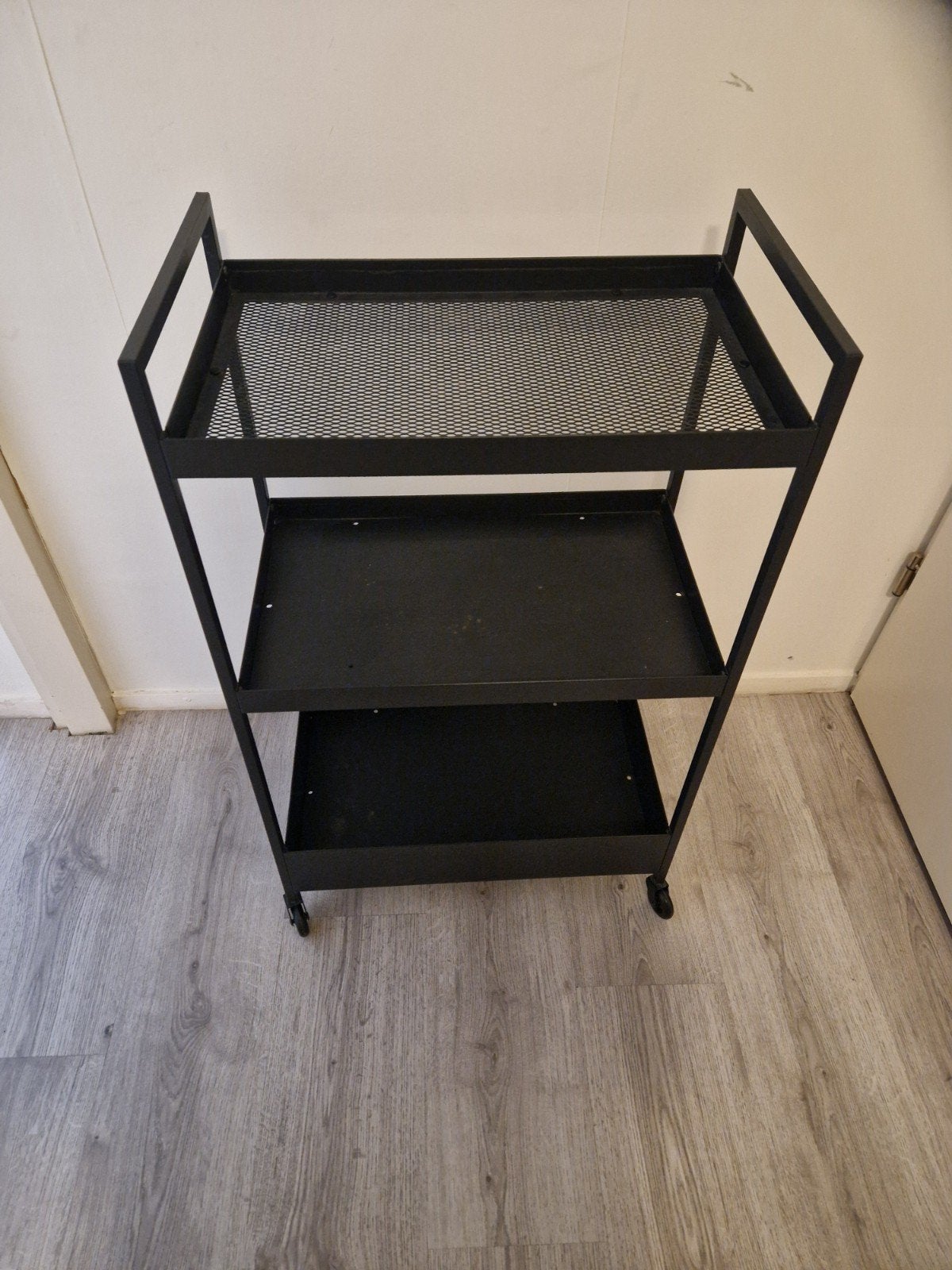 Zwart metalen trolley met 3 planken en wielen, Ophalen, Zo goed als nieuw