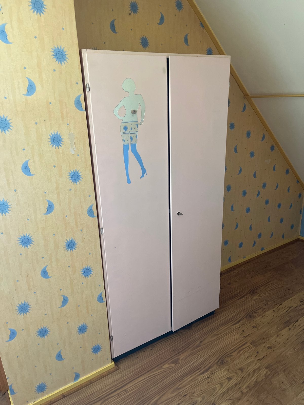 Roze kledingkast met planken en deuren, Ophalen, Gebruikt, 50 tot 100 cm, 150 tot 200 cm