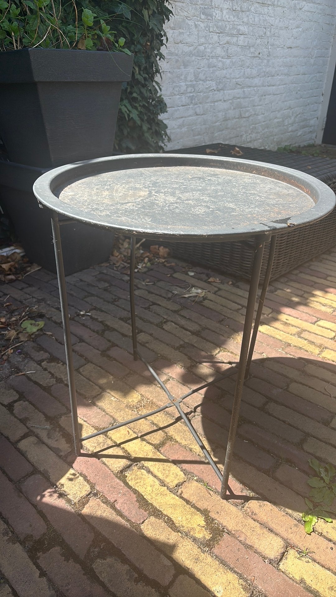 Bijzettafeltje, Minder dan 55 cm, Gebruikt, Metaal of Aluminium, Rond