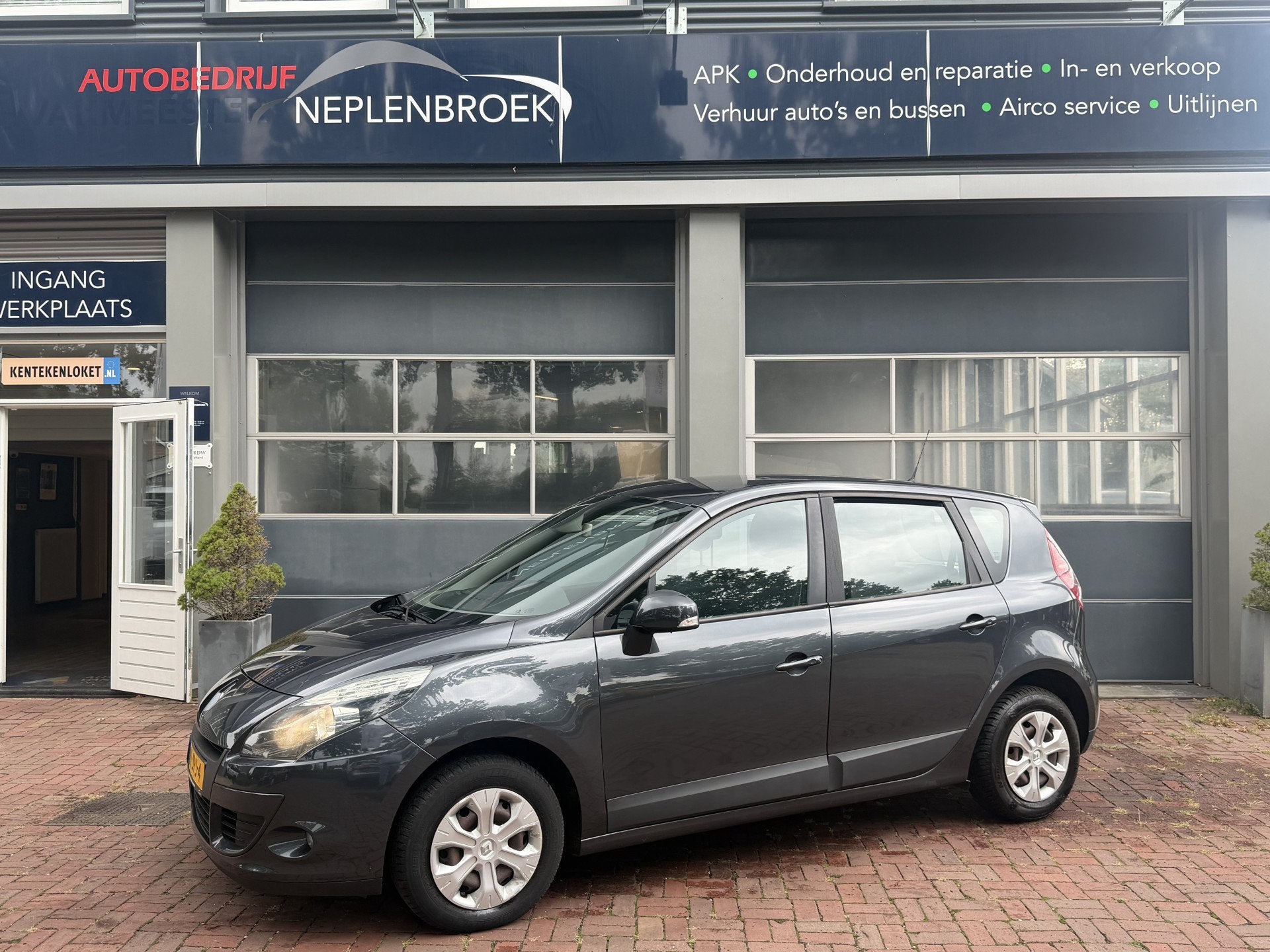 Renault Scénic 1.6 Expression Hoge Zit Bj 2009 Km 166.000 N, Auto's, Voorwielaandrijving, Dealer onderhouden, Stof, Gebruikt