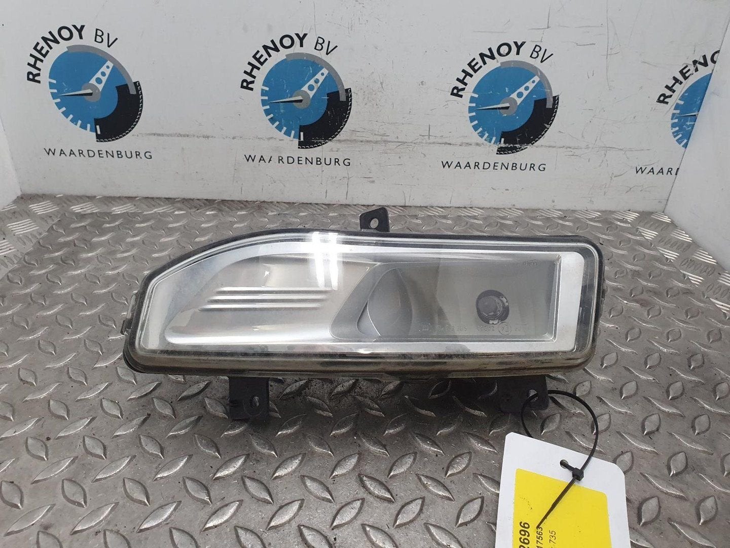 NISSAN QASHQAI J11E ACENTA GRADE MISTLAMP 2020, Auto-onderdelen, Ophalen of Verzenden, Gebruikt, Stiba lid