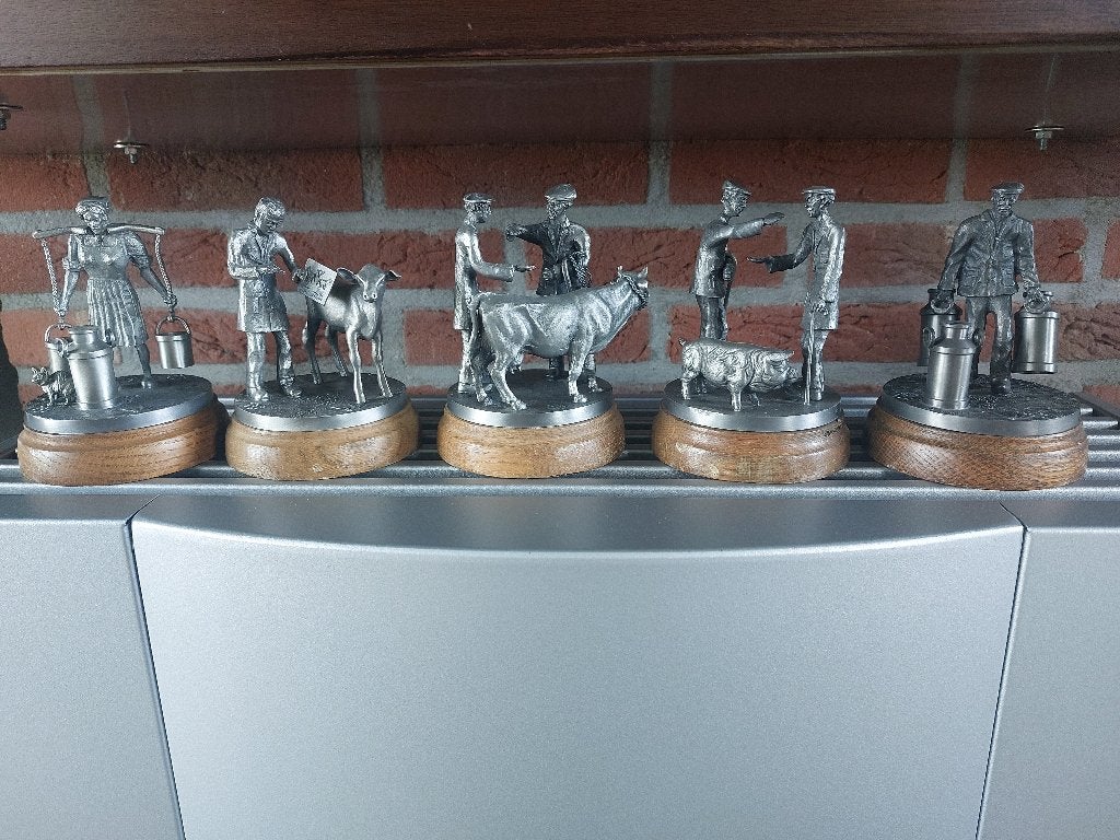 4x Tinnen beeldjes oude ambachten op houten voet, Antiek en Kunst, Ophalen of Verzenden