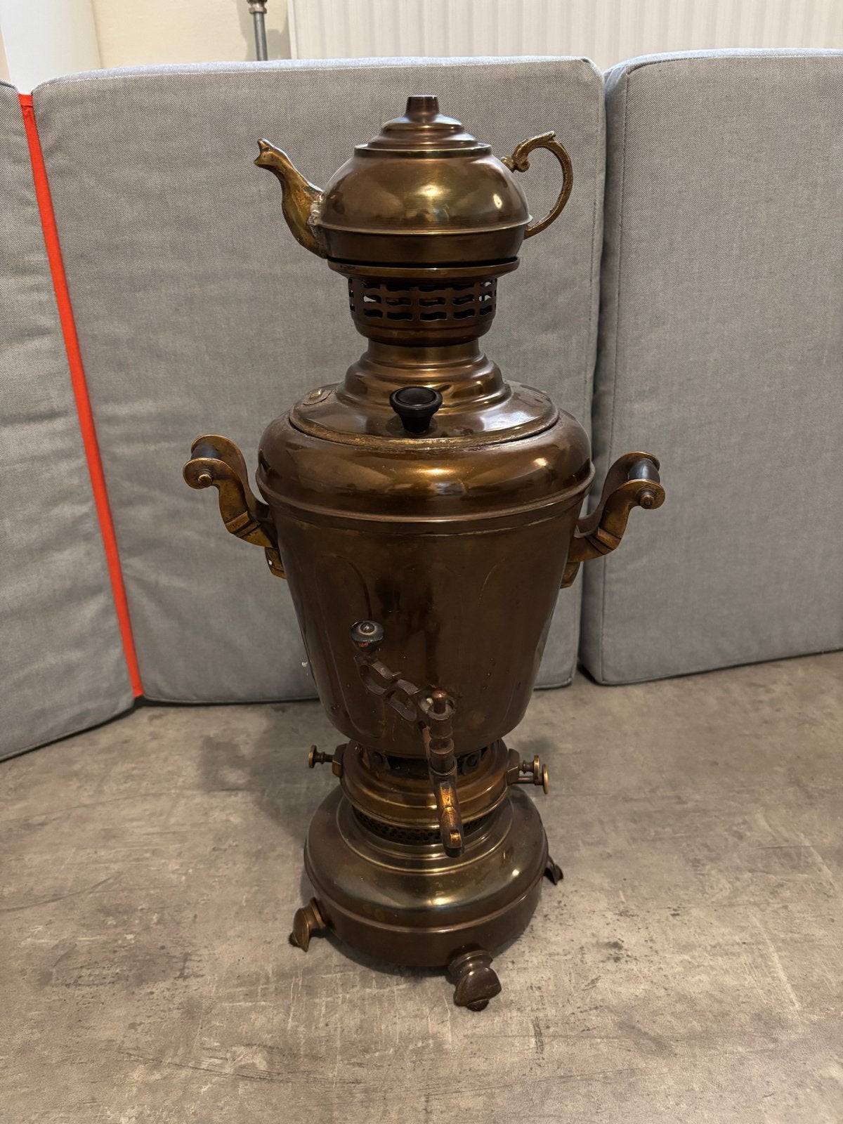 Antieke koperen Samovar met theepot, Ophalen