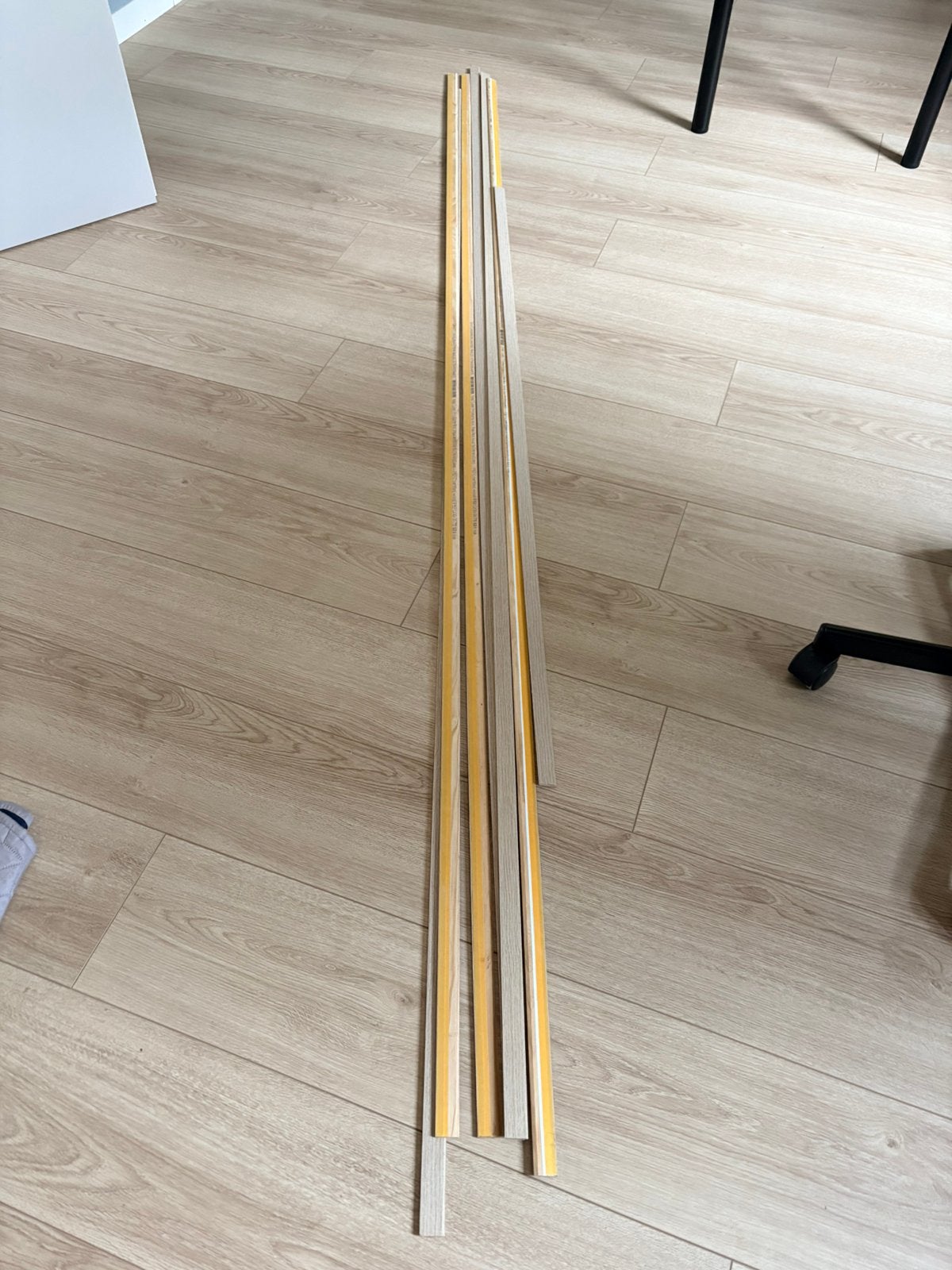 6 hele plakplinten van de Praxis., Ophalen, Nieuw, Mdf, 200 tot 250 cm