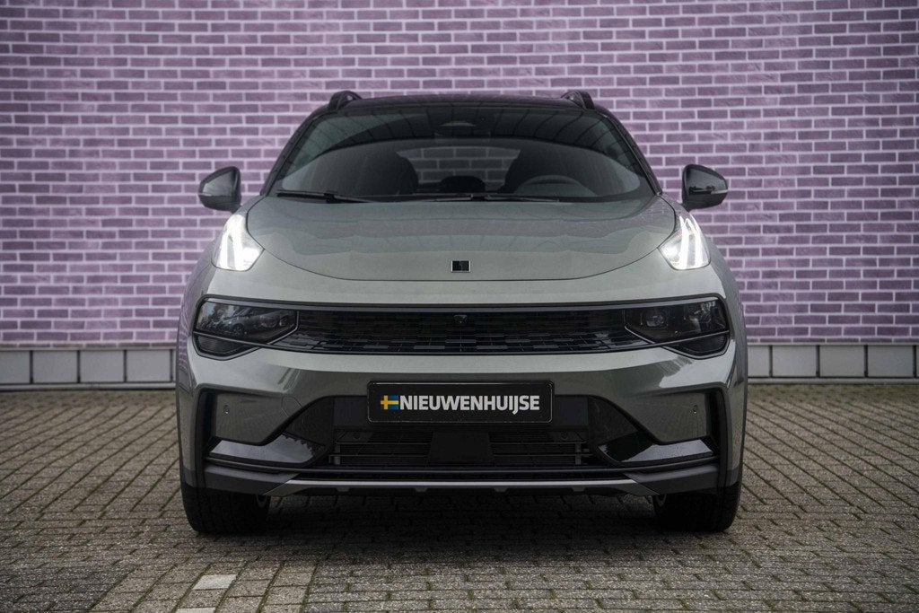 Lynk & Co 01 Plug-in Hybride More Aut. | 15,4 inch middendis, Auto's, Lynk & Co, 12 maanden, 1800 kg, Zwart, 4 cilinders