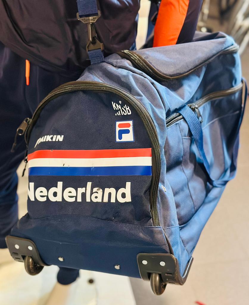 Reistas weekendtas sporttas tas Nederland Fila 80x40x40, Blauw, Zo goed als nieuw, 35 tot 55 cm, Wieltjes
