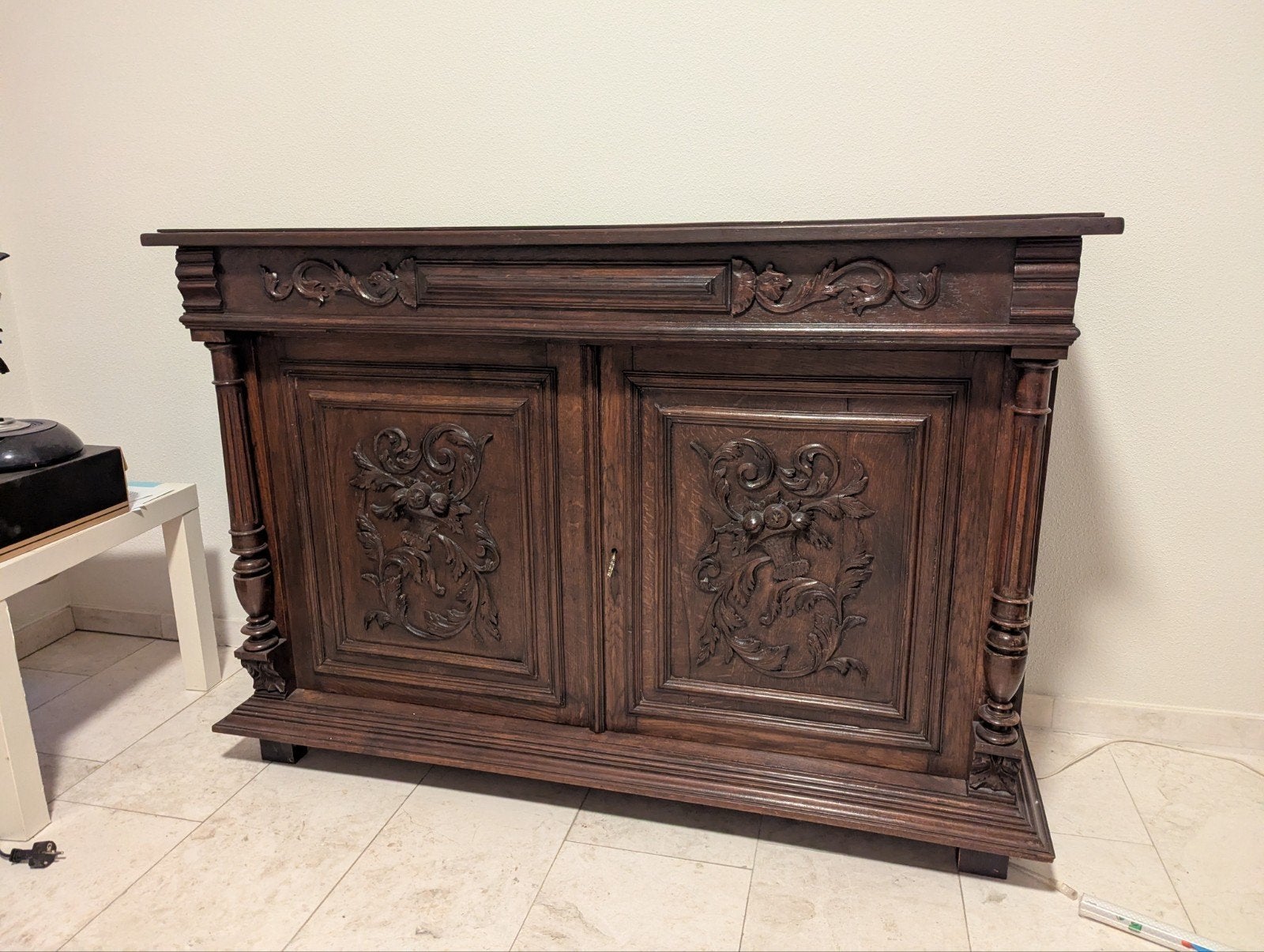 Antiek dressoir met houtsnijwerk - Goede staat, Ophalen