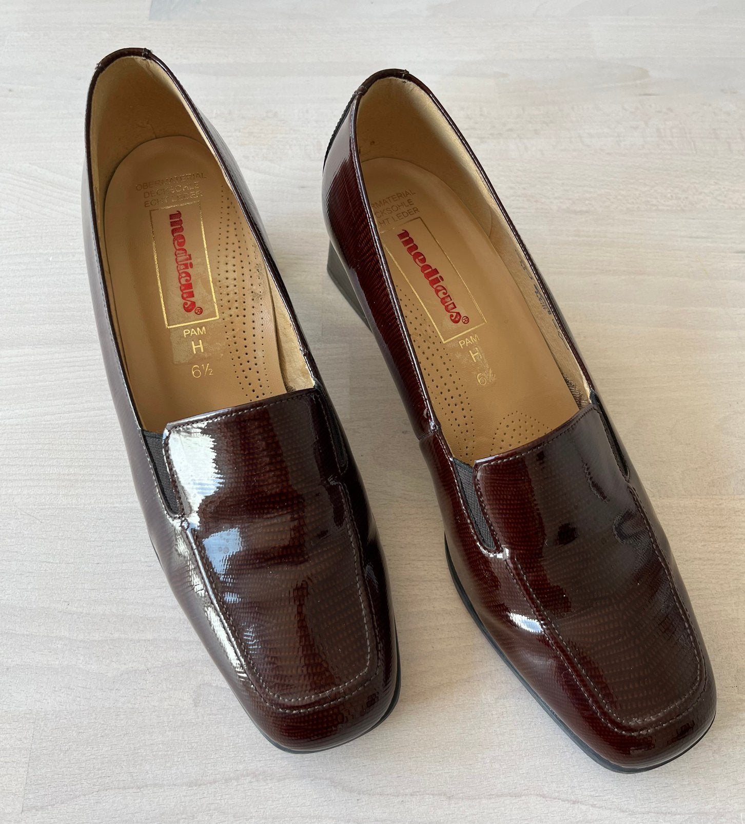 Medicus bruin lakleren instapper maat 6,5, Kleding | Dames, Schoenen, Ophalen of Verzenden, Zo goed als nieuw, Bruin, Instappers