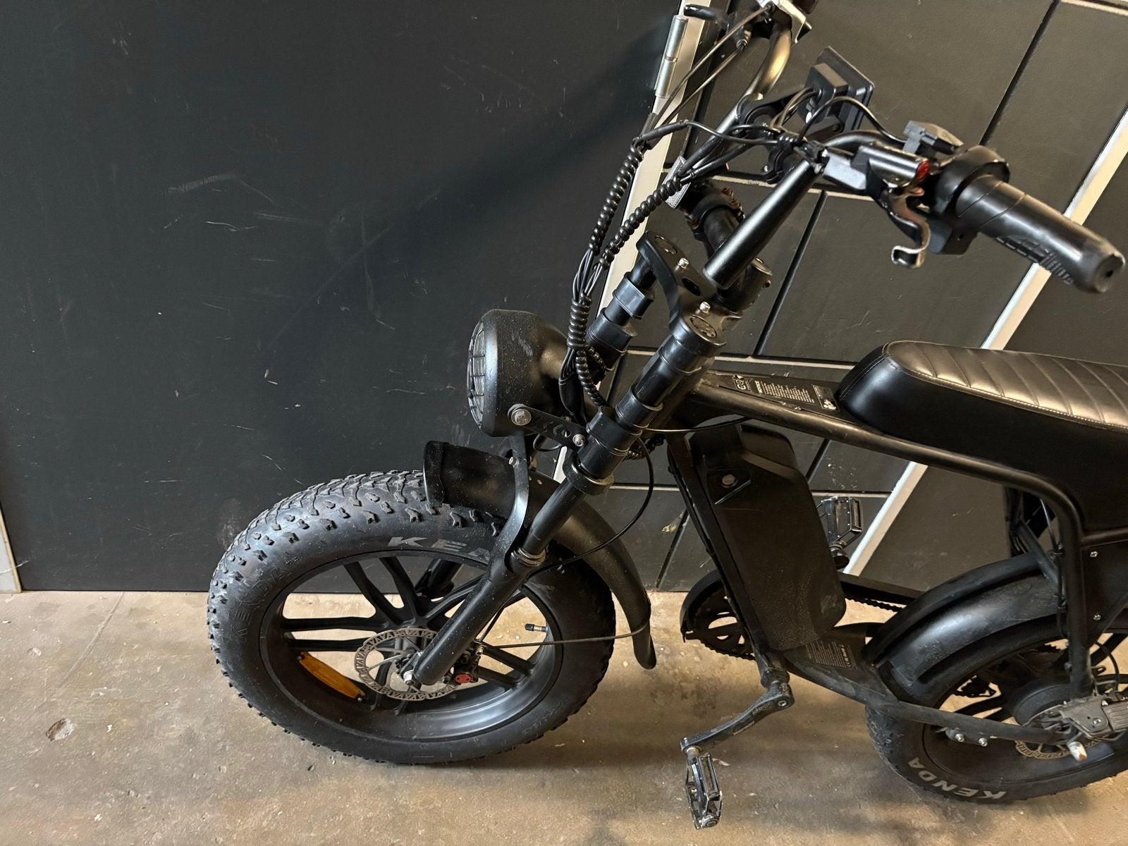 V8 Fatbike - Robuuste E-bike met Dikke Banden, Overige merken, Gebruikt, Ophalen of Verzenden, Minder dan 47 cm