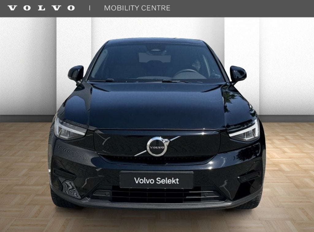 Volvo C40 Plus 69 kWh | Achteruitrijcamera | Panoramisch dak, Dealer onderhouden, Gebruikt, Met garantie (alle), Zwart
