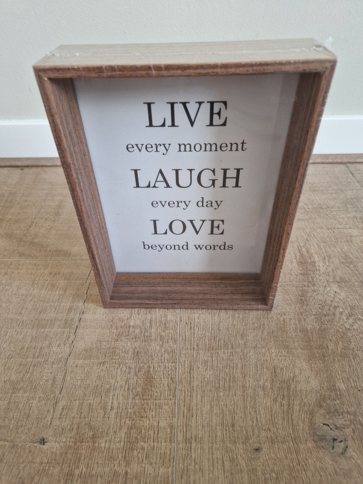 Tekstbord Live Laugh Love - nieuw in verpakking, Huis en Inrichting, Tekstbord, Met ophangmogelijkheid, Ophalen of Verzenden, Hout