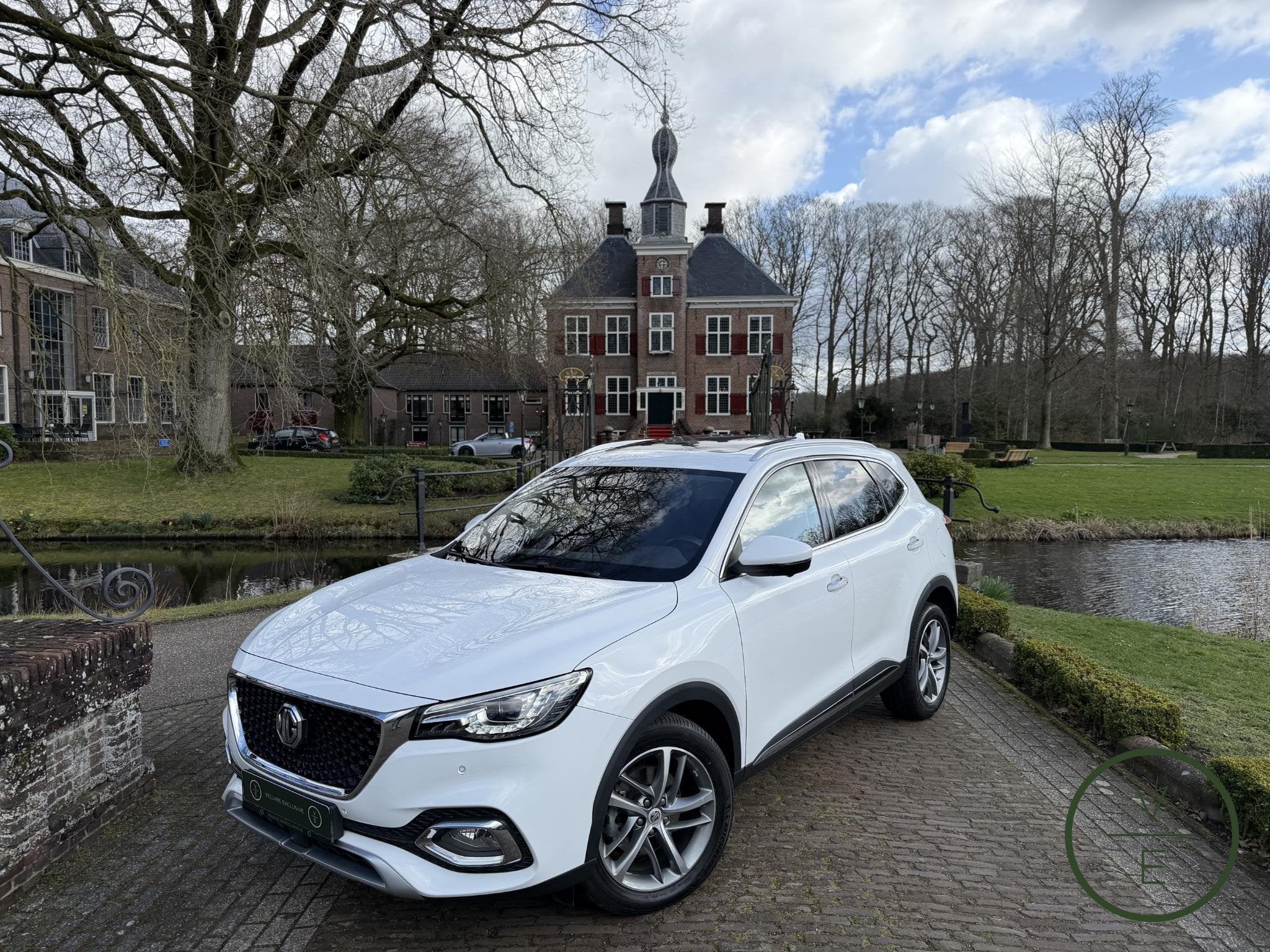 MG EHS 1.5 TGDI Luxury PHEV | Pano | Leder | 360 Camera |, Auto's, MG, Gebruikt, 4 cilinders, 258 pk, Wit
