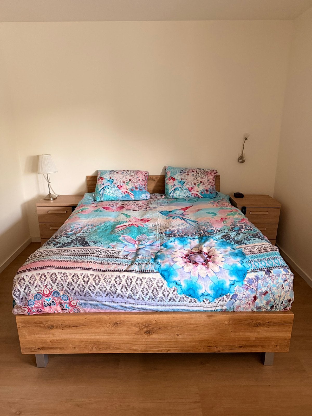 Verstelbaar tweepersoonsbed met houten frame, Huis en Inrichting, Slaapkamer | Bedden, Ophalen, Bruin, Tweepersoons, 200 cm