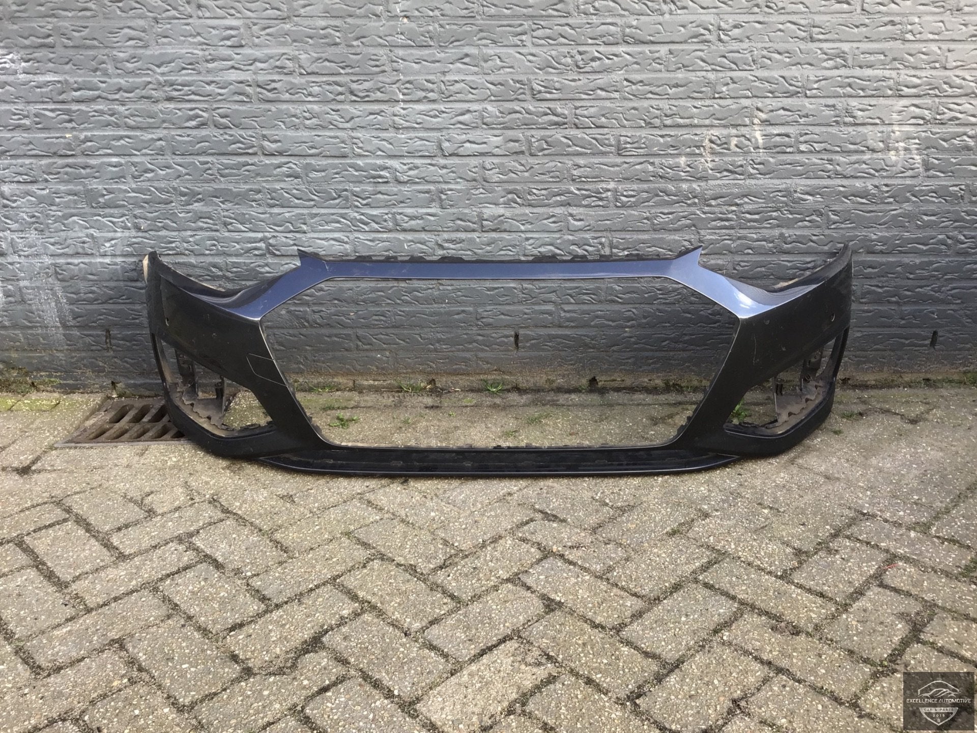 Audi A4 8W B9 Facelift 19-24 Voorbumper Bumper 4xPDC Origine, Gebruikt, AUDI AG, Auto-Union-Strasse 1
85045  Ingolstadt, DE, Kundenbetreuung@audi.de