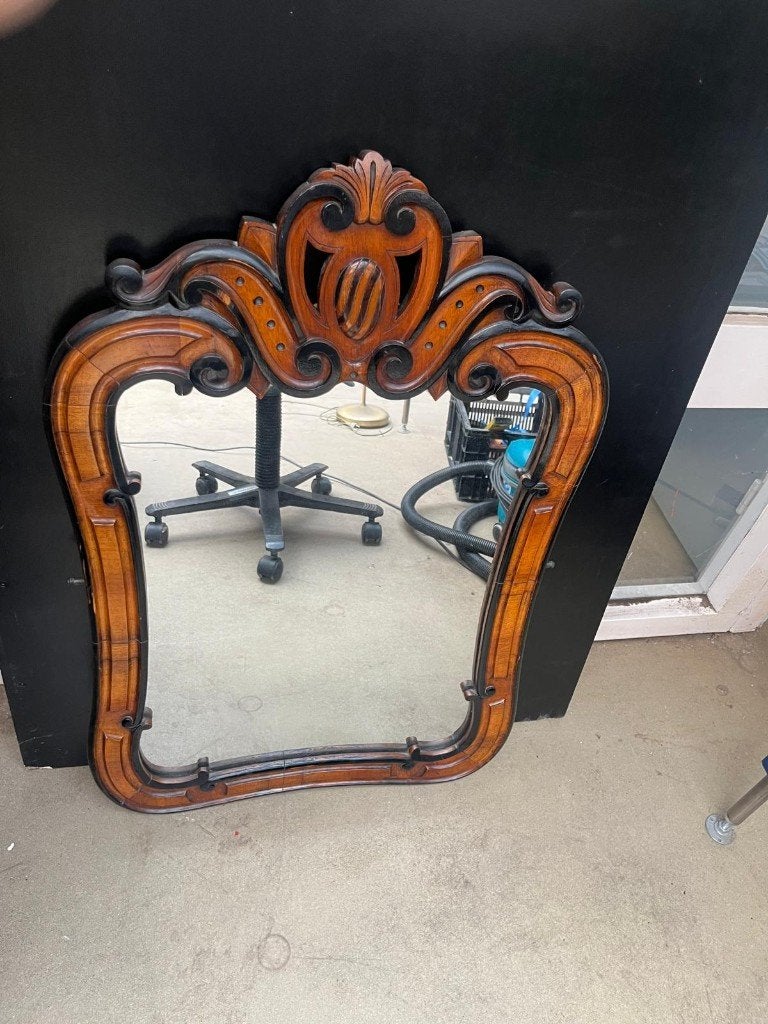 Prachtige antieke wandspiegel met rijke details
