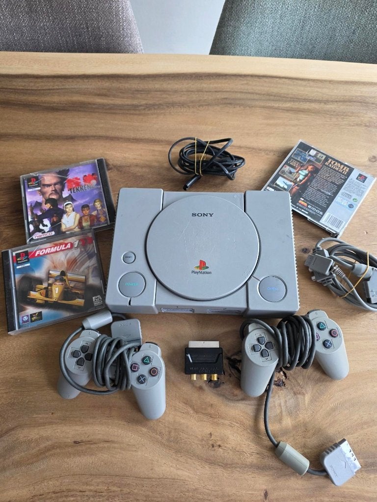 Playstation 1 spelcomputer met games, Gebruikt, 2 spelers, Eén computer, Ophalen of Verzenden
