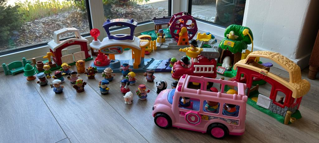 Fisher-Price Little People speelset met 35 figuren, Kinderen en Baby's, Speelgoed | Fisher-Price, Ophalen of Verzenden, Gebruikt