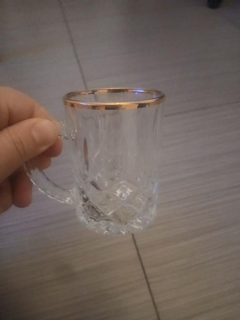 6 Nieuwe Glazen Mokken met Gouden Rand, Ophalen
