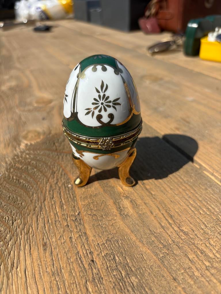 Decoratief Faberge-stijl ei met gouden accenten, Ophalen of Verzenden, Zo goed als nieuw