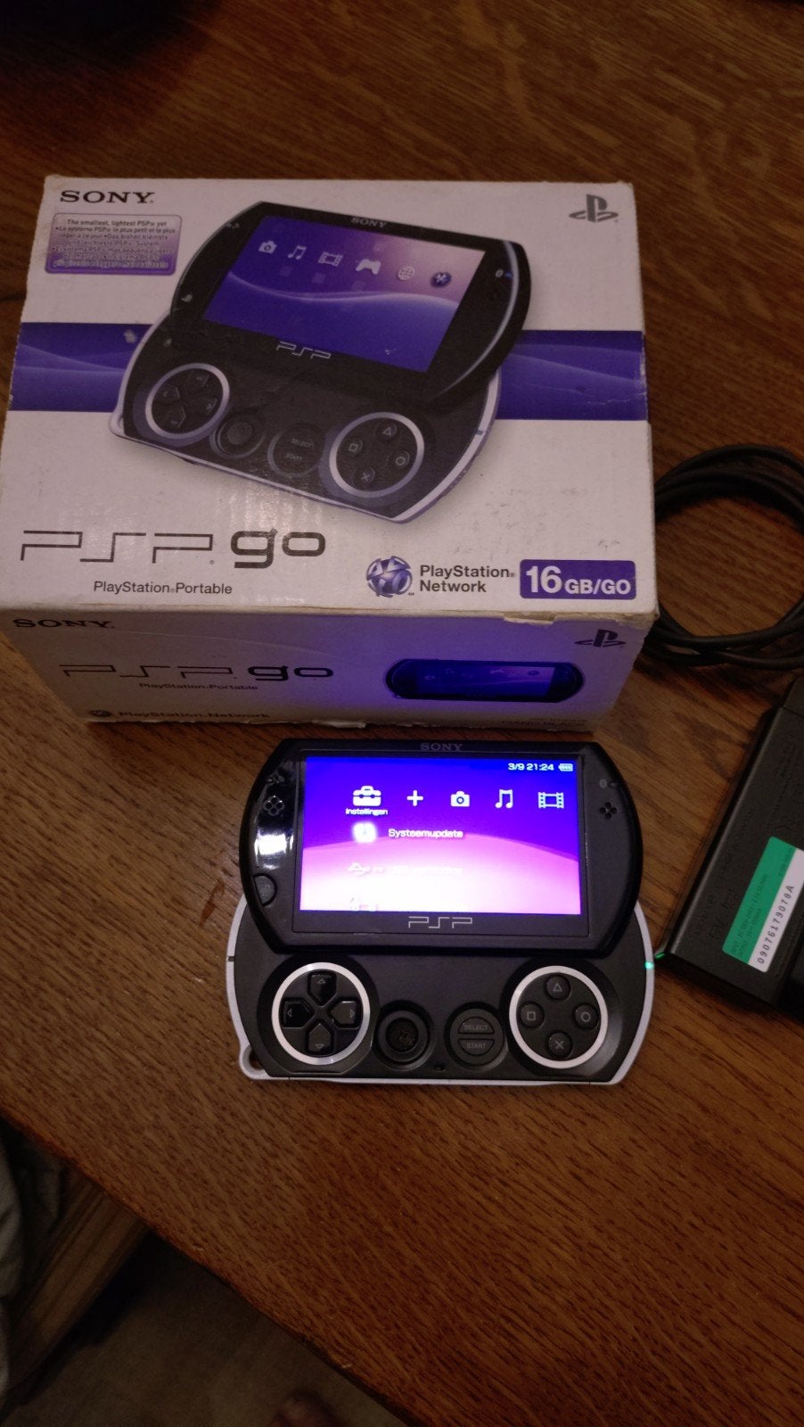 Sony PSP Go Zwart met 16GB opslag en doos, Spelcomputers en Games, Ophalen of Verzenden, Zo goed als nieuw, Zwart, PSP Go